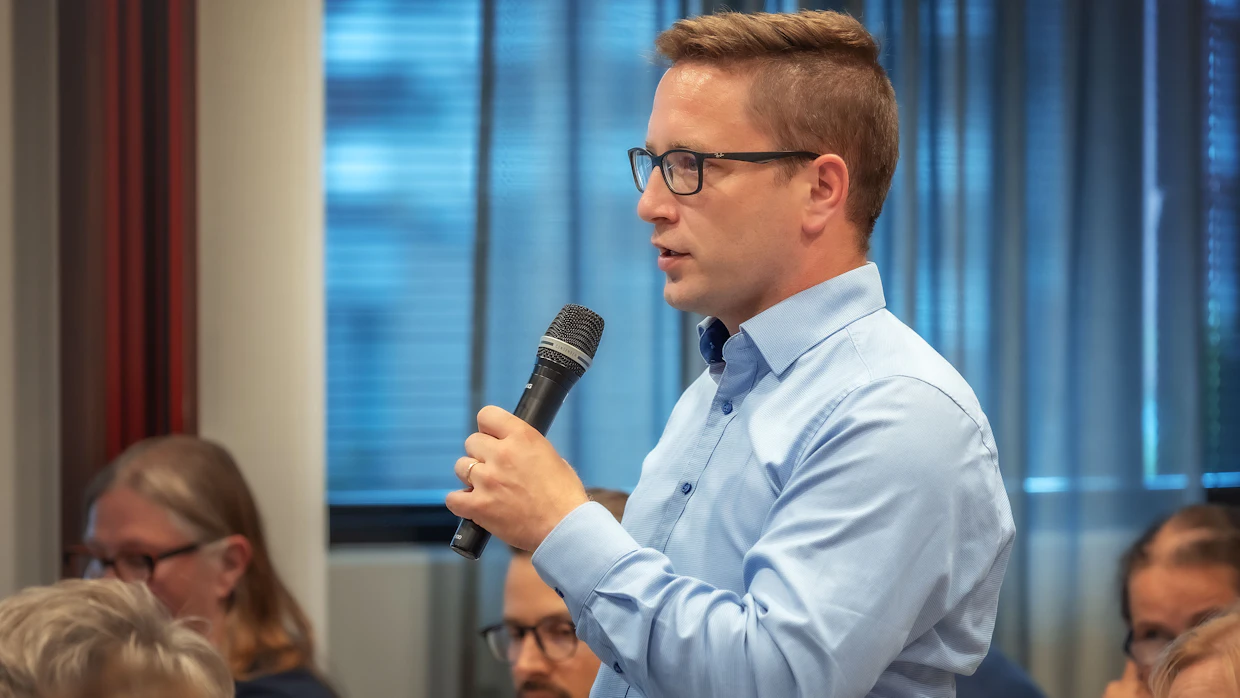 Niklas Närhinen kertoo olevansa taustaltaan maalaispoika.