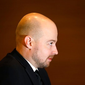 Kansanedustaja Mikko Kärnä (kesk.) mielestä Paavo Väyrynen ei ole tervetullut takaisin puolueeseen.