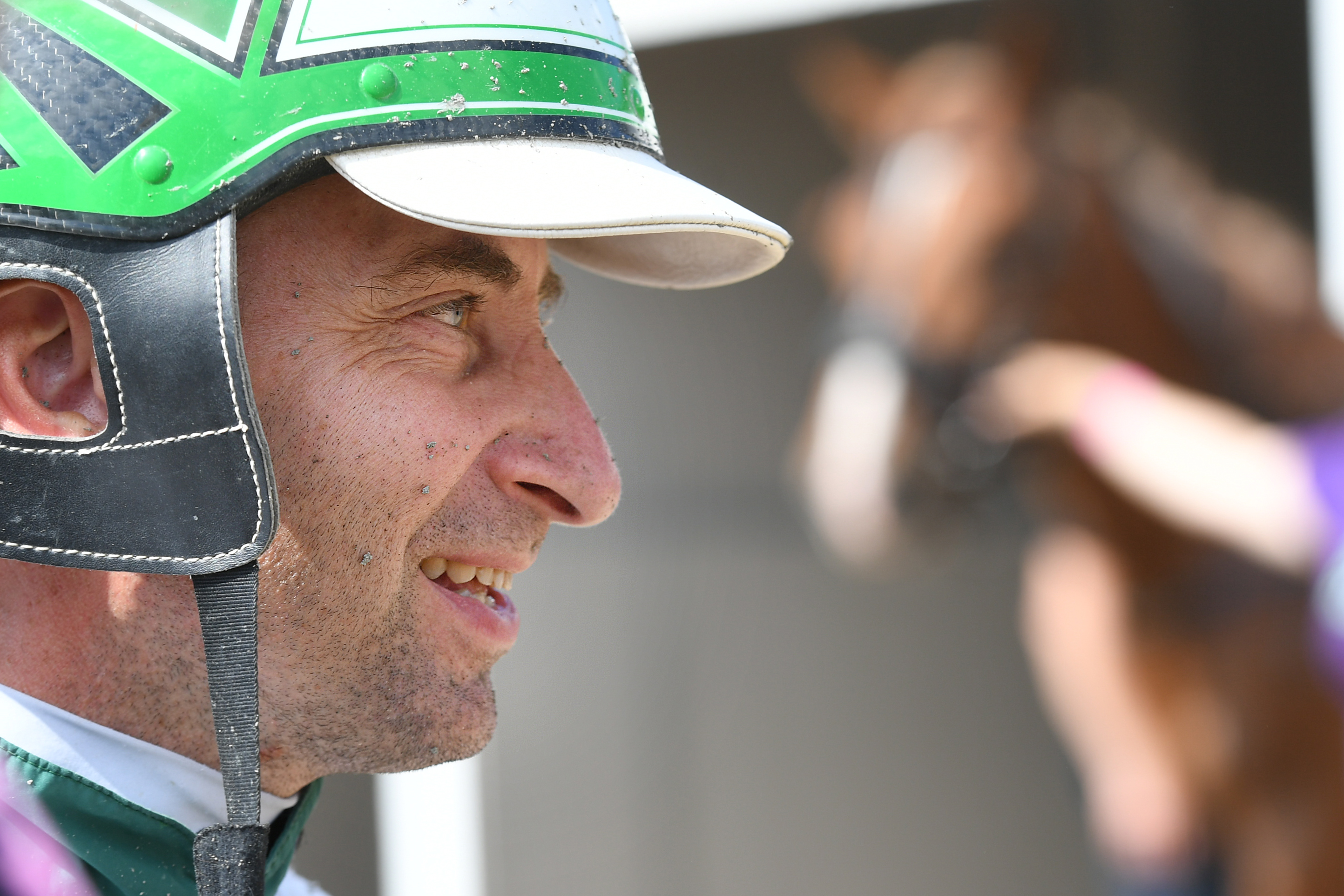 Janne Räisänen on ohjastanut urallaan lähes 3000 starttia. Voittoja näistä on tullut 375 kappaletta.