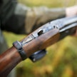 Metsästyksessä tai muussa aseiden käsittelyssä ei ole lakiin kirjattua promillerajaa.
