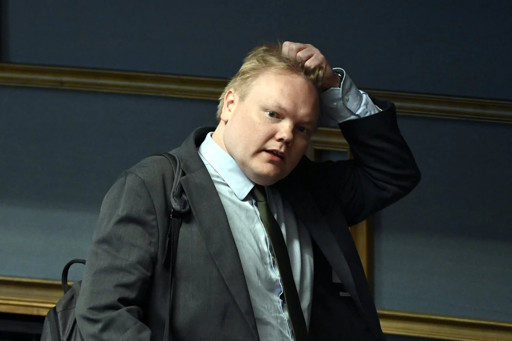 Maa- ja metsätalousministeri Antti Kurvinen (kesk.) kertoi STT:lle, että uusi versio on lähetetty hallituskumppaneille kuitattavaksi. LEHTIKUVA / MARKKU ULANDER.