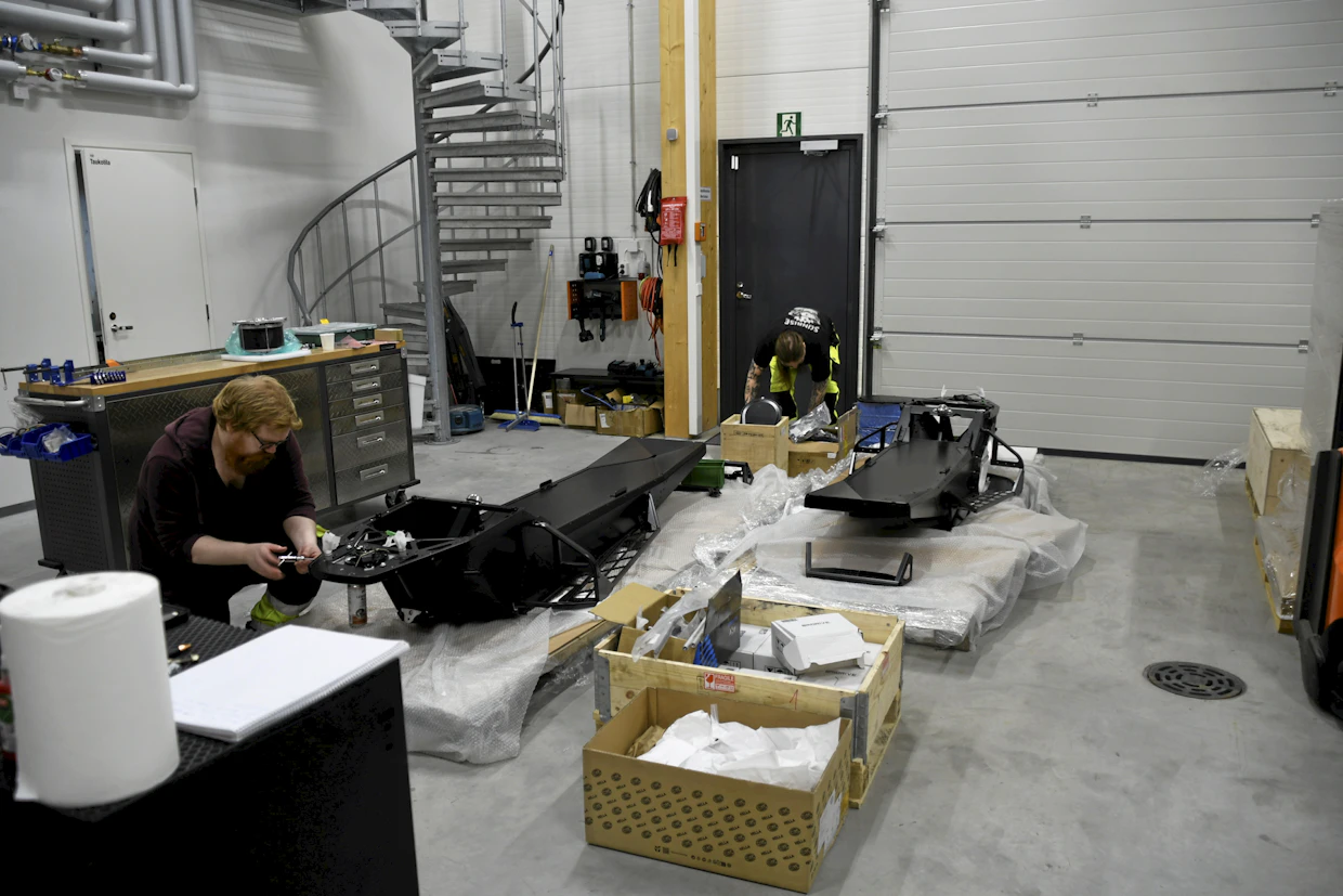 Kelkan sydän, 40 kW:n sähkömoottori antaa kevyelle kelkalle kohtalaisen suorituskyvyn