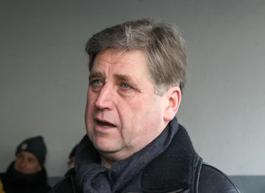Markku Niemisen talliin saapuu uusi voitokas tamma Saksasta ja vanhatkin vertyvät.