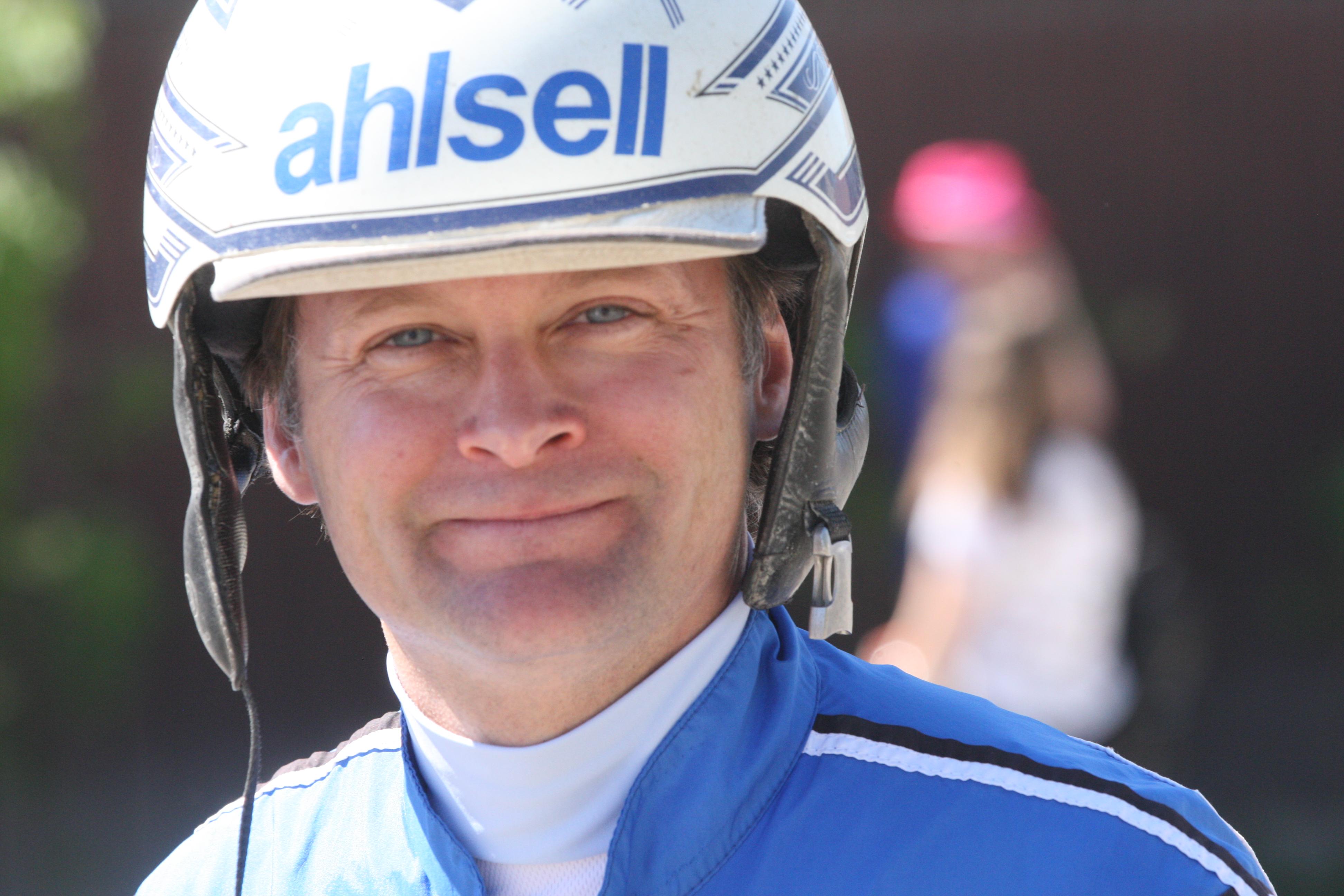 Erik Adielsson ohjasti lauantain nopeimman voittoajan Here’s Johnny Soxin rattailla.