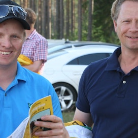 Juha Vidgrénin (oikealla) ja ruotsalaisvalmentaja Mattias Djusen yhteistyö on jatkunut jo useita vuosia. Kesällä 2018 Djuse kävi kilpailemassa Vidgrénien kotiradalla Vieremällä. 