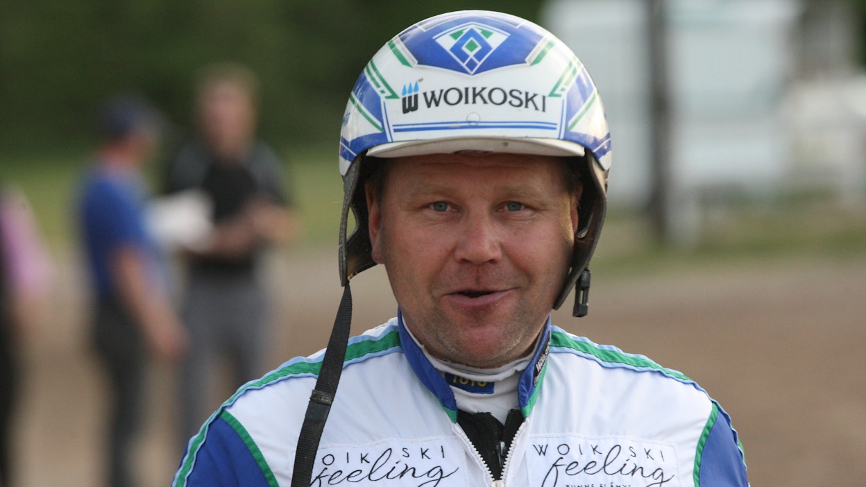 Jyrki Tammimetsä ohjastaa ja valmentaa päätöskohteen suosikkia.