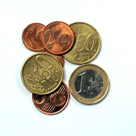 Enemmistön suomalaisista kannattaa yhteisvaluutta eurossa pysymistä.