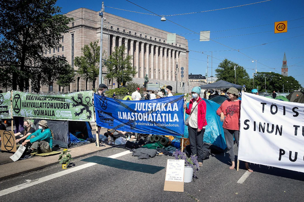 Riikka Purran mukaan kansainvälinen malli ihmelasten koululakkoineen ja elokapinoineen ohjaa voimakkaasti Suomessa käytävää ilmastokeskustelua.