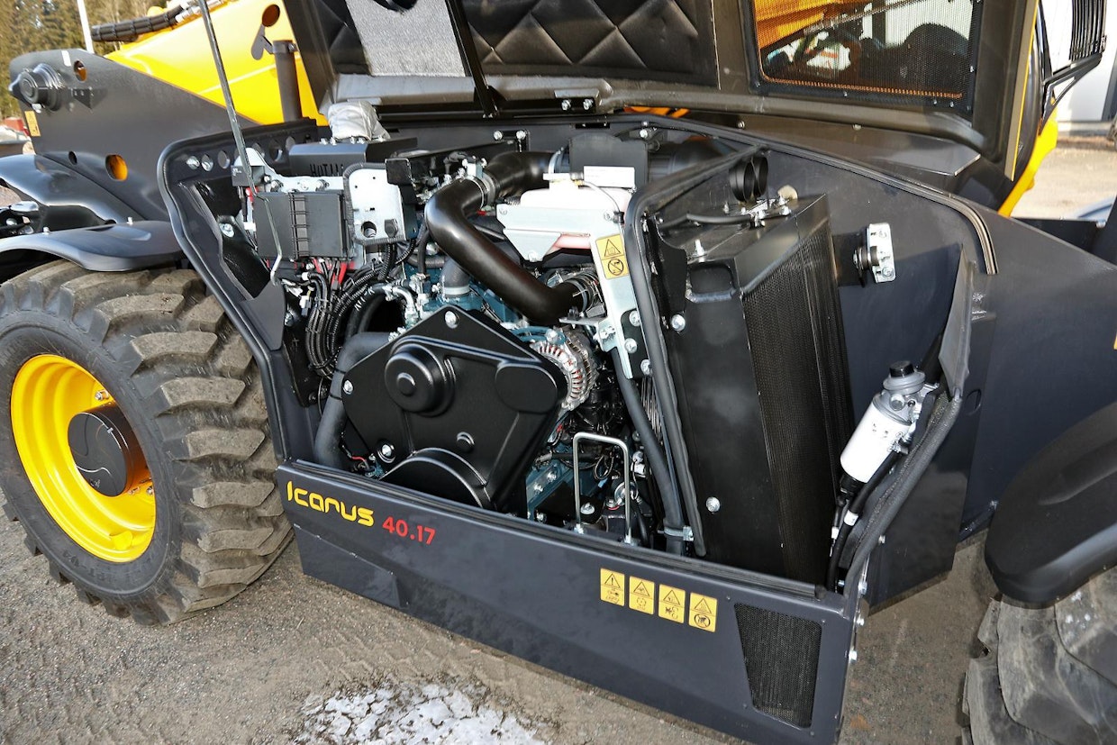 Icarus-malleissa käytetään Kubotan 85,1-kilowattista moottoria. Pölyiset olosuhteet on huomioitu mm. ilman esisuodattimella.