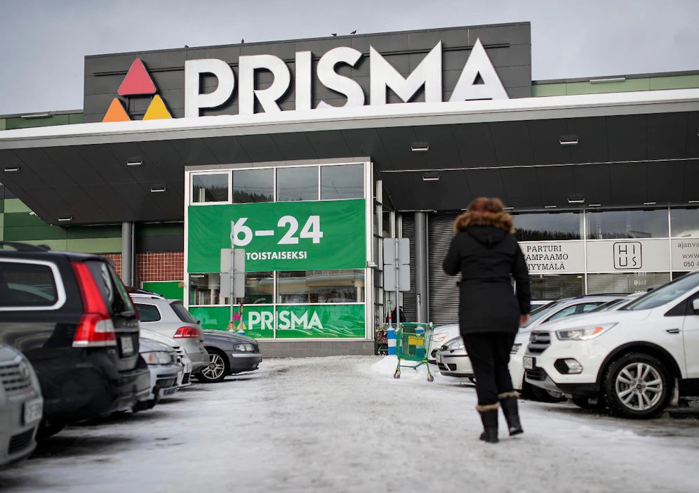 S-ryhmä laajensi aukioloaikojaan pääsiäisen pyhiksi. Ruuan verkkokaupan ketju arvioi jatkavan kasvuaan. Kuva Keljon Prismasta Jyväskylästä.