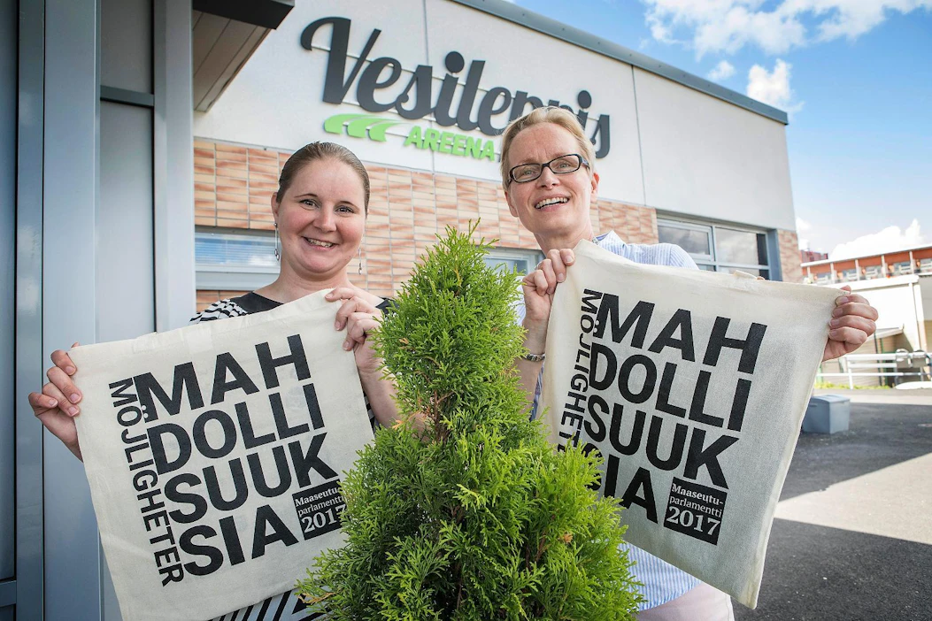 Merja Kaija ja Seija Heiska ovat osallistuneet Maaseutuparlamentin järjestelyihin.
