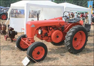 OTO C25 R4 OTO Melara S.p.A. 1953–57, La Spezia, Italia Valmistettu yhteensä n. 3200 kpl, joista telaversiona n. 800 kpl.