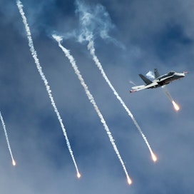 Ilmavoimien Hornet-hävittäjä oli mukana lentonäytöksessä, joka järjestettiin Kauhavalla elokuussa. HX-hankkeessa päätetään, mikä konetyyppi korvaa käytöstä poistuvat Hornetit.