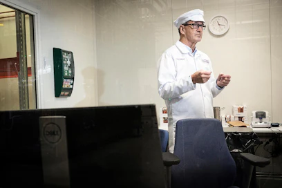 Yrittäjyys on koukuttanut 67-vuotiaan Raino Kukkosen. Perustamastaan Kaslink Foodsista eläkkeelle jäätyään Kukkonen perusti vielä Kouvolan Herkun, jonka kastiketuotanto on juuri saatu käyntiin.
