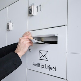 Postin hallussa olevat tiedot ovat Eero Heinäluoman mukaan kiistatta hyödyllisiä niin järjestäytyneelle rikollisuudelle kuin ulkovalloillekin.