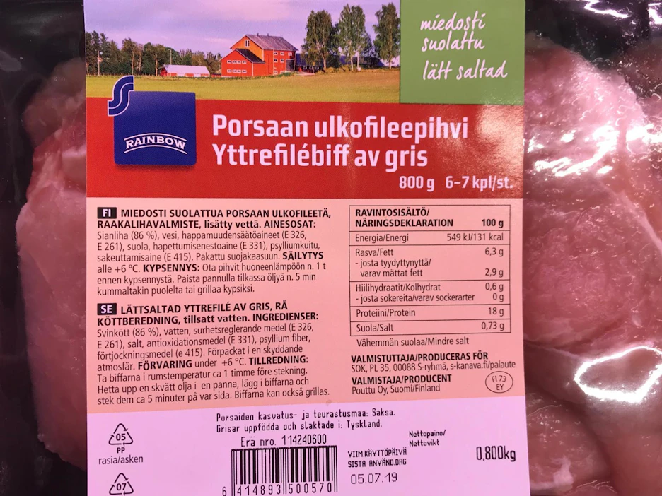 Epäolennaisten seikkojen korostaminen, kuten maisemakuva, tuotepakkauksessa voi johtaa harhaan alkuperän päättelemisessä. Nämä porsaanfileet ovat peräisin Saksasta.