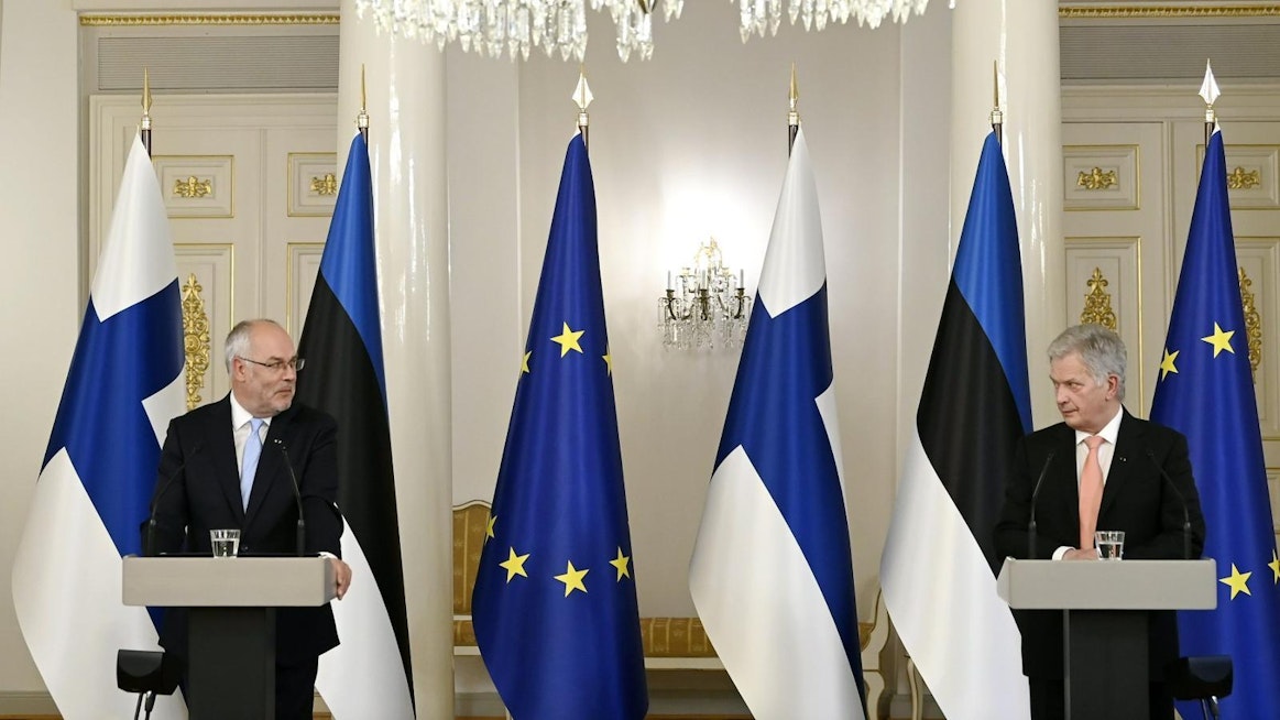 Presidentti Sauli Niinistö ja Viron presidentti Alar Karis lehdistötilaisuudessa Helsingissä. LEHTIKUVA / Markku Ulander