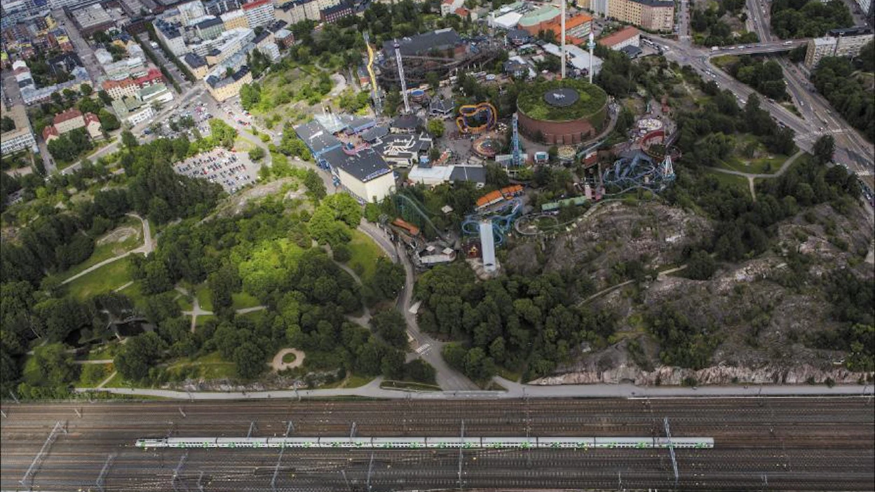 Kehärataa tarvitaan, sillä viime vuonna Uudellemaalle tuli lisää kaikkiaan 19 000 henkeä, ja valtaosa asettautui nimenomaan pääkaupunkiseudulle. Helsingin tienoon asukasluvun ennustetaan kasvavan lähivuosikymmenien aikana yli 400 000 hengellä. ville-petteri määttä