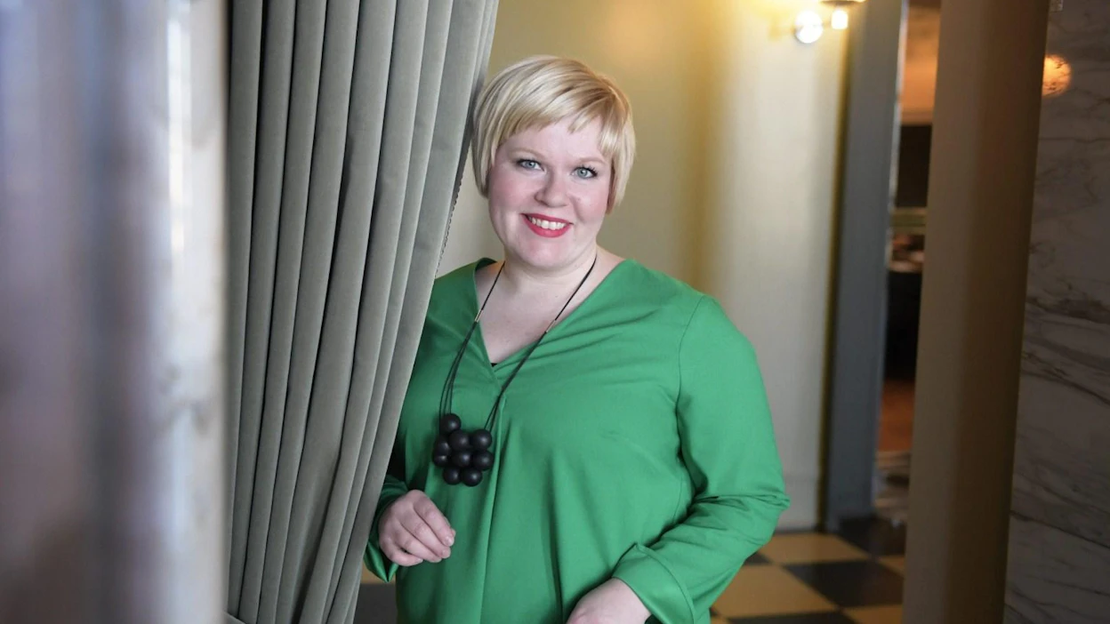 Ministeri Annika Saarikon (kesk.) on vaikea ymmärtää, millaiseen tarpeeseen vain yhden sukupuolen jäsenekseen hyväksyvä yhteisö vastaa.