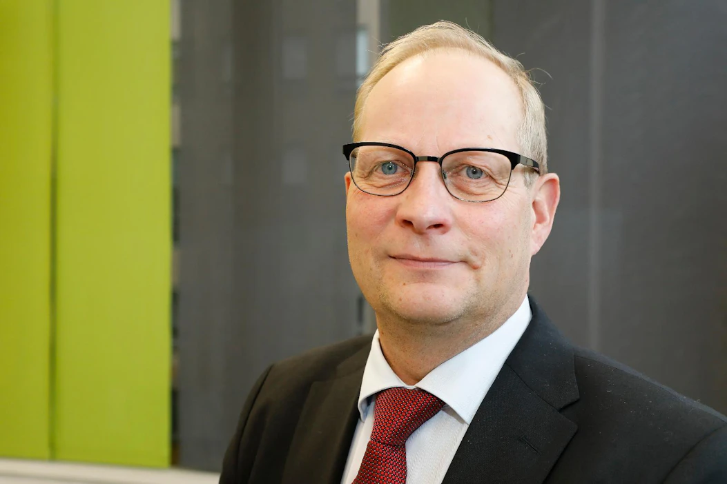 Meton uusi puheenjohtaja Stefan Borgman korostaa metsäasiantuntijoiden merkitystä metsäkeskustelussa. Hän ei näe järkeä siinä, että esimerkiksi avohakkuut kiellettäisiin.