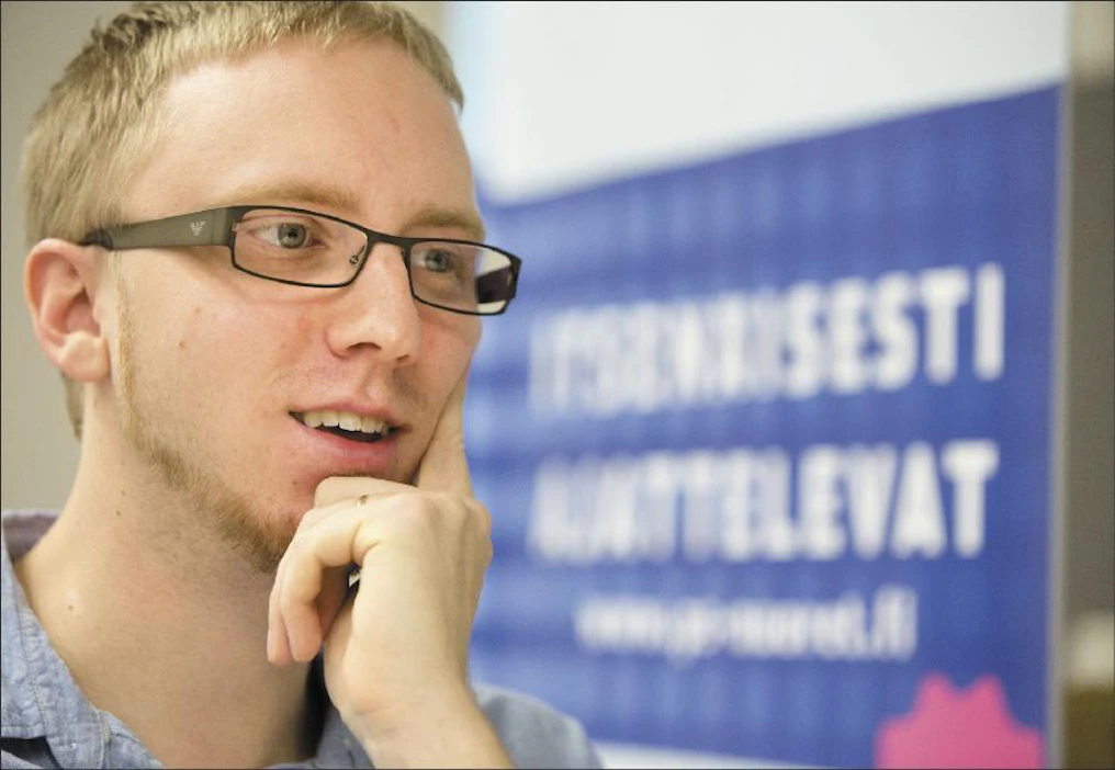 Perussuomalaiset nuoret sai opetus- ja kulttuuriministeriöltä tänä vuonna tukea 20 000 euroa, keskustanuoret 670 000 euroa. Valitus tuesta odottaa korkeimman hallinto-oikeuden päätöstä. ”Kukin voi miettiä jo näistä luvuista, kuulostaako oikeudenmukaiselta”, sanoo Simon Elo. Markku Vuorikari