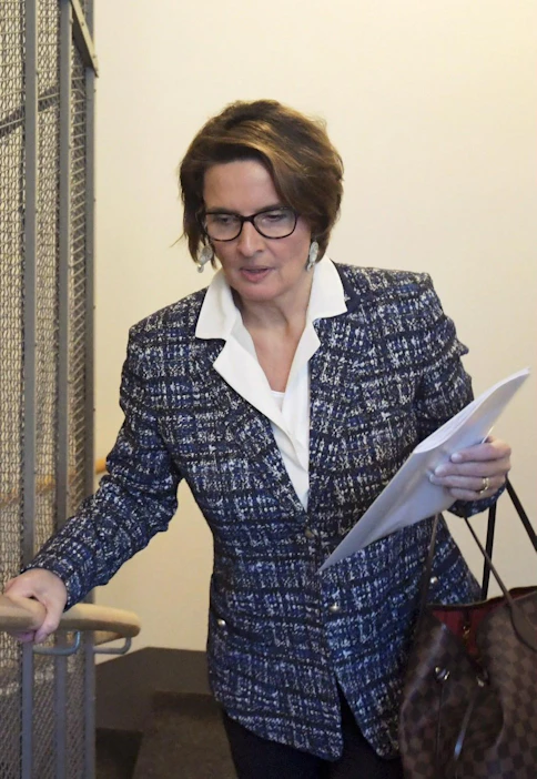 Liikenneministeri Anne Berner (kesk.) toimii liikenneverkon tulevaisuutta selvittävän työryhmän puheenjohtajana.