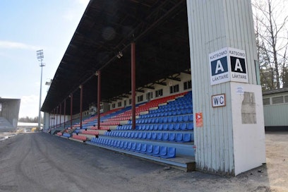 Hietalahden stadionin vanha puukatsomo on nyt käyttökiellossa.
