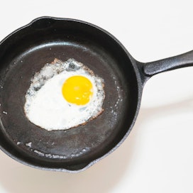 Edes päivittäinen kananmunan syönti ei vaikuttanut tutkimuksessa infarktiriskiin.