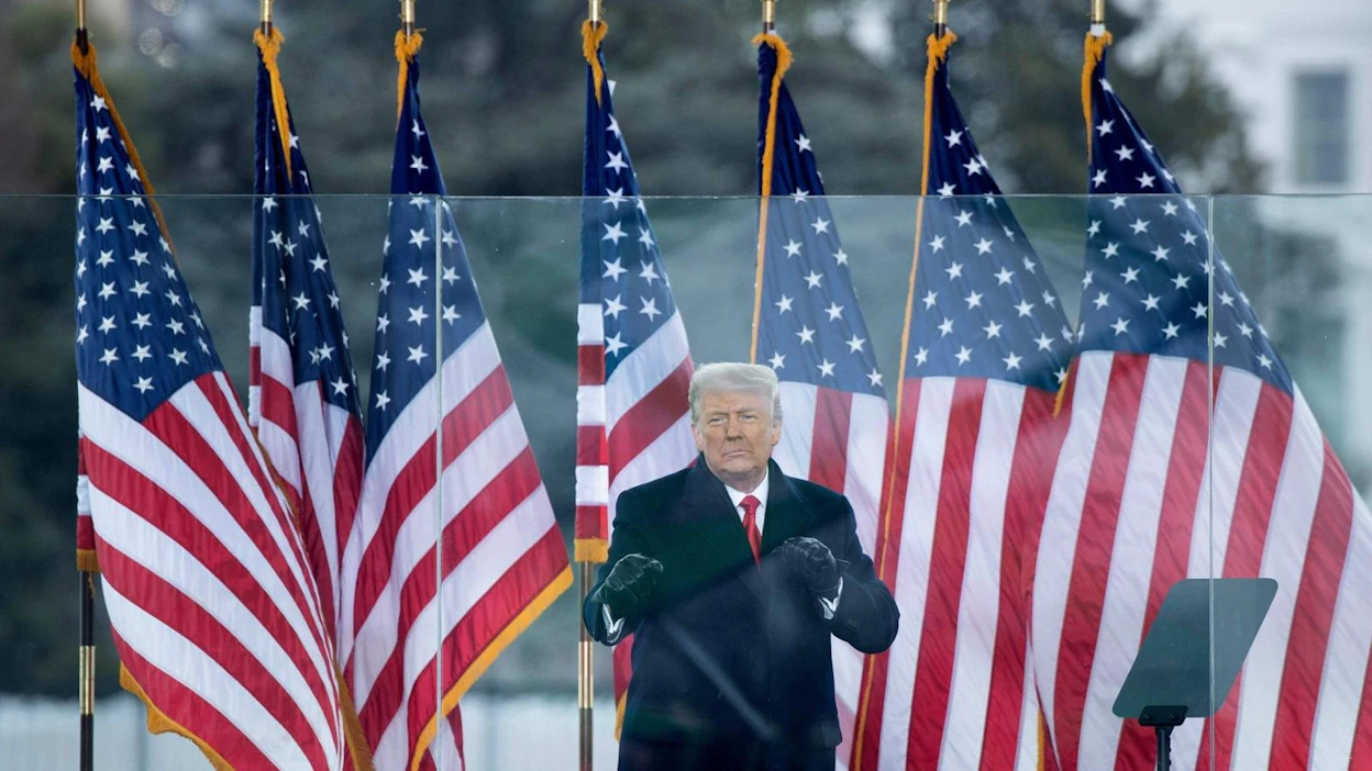 Esillä on ollut kaksi vaihtoehtoa: presidentin tuomitseminen virkarikoksesta ja viraltapano kongressissa, tai syrjäyttäminen perustuslain 25. lisäyksen nojalla. LEHTIKUVA/AFP