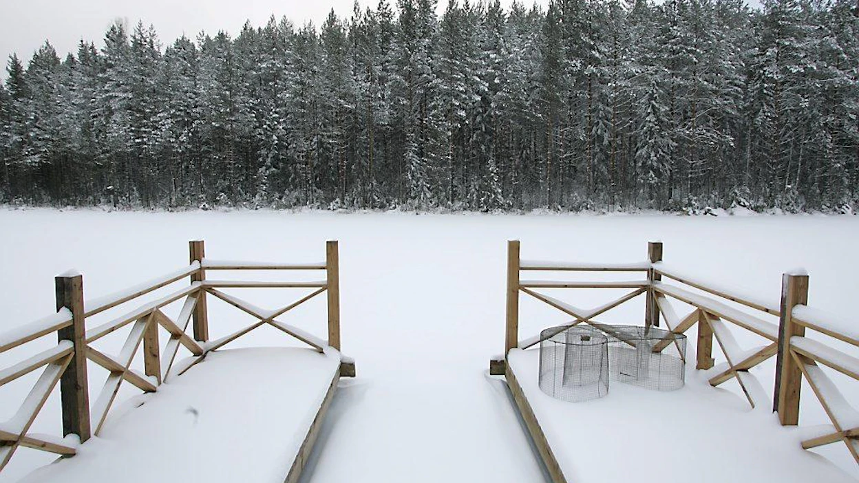 Mukkulan matkailu-maatila Tihusniemellä.
Laituri, ranta, naapuri, autio, järvi
Talvi