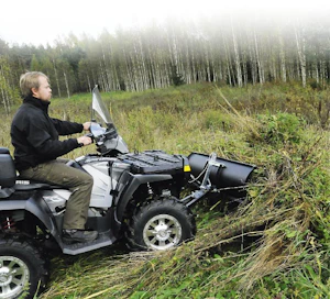 Heinätalikolla pystyy kasaamaan niitettyä heinää, kuljettaminen on kuitenkin hankalaa.