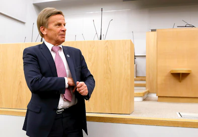 Eduskunnan varapuhemies Mauri Pekkarinen muistuttaa, että ammattitaitoisesta työvoimasta on nyt pulaa eri puolilla Suomea.