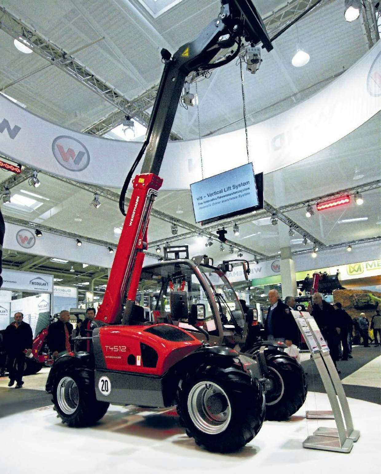 Weidemann T4512-pienkurottajassa on hopeamitalilla Agritechnicassa palkittu VLS- eli Vertical Lift System-järjestelmä. VLS:llä työskenneltäessä työkalun etäisyys kurottajan etureunasta pysyy samana nostokorkeudesta riippumatta, mikä tehostaa työskentelyä ja on myös turvallisuustekijä. T4512 on myös saanut uuden tehokkaamman, 40 hv:n moottorin.