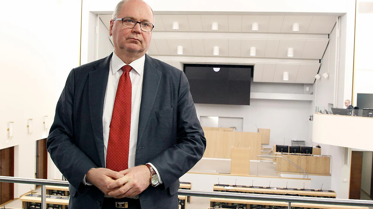 Eero Heinäluoman mukaan kokoomuksen halu presidentin valtaoikeuksien karsimiseen on karissut Niinistön kauden myötä.