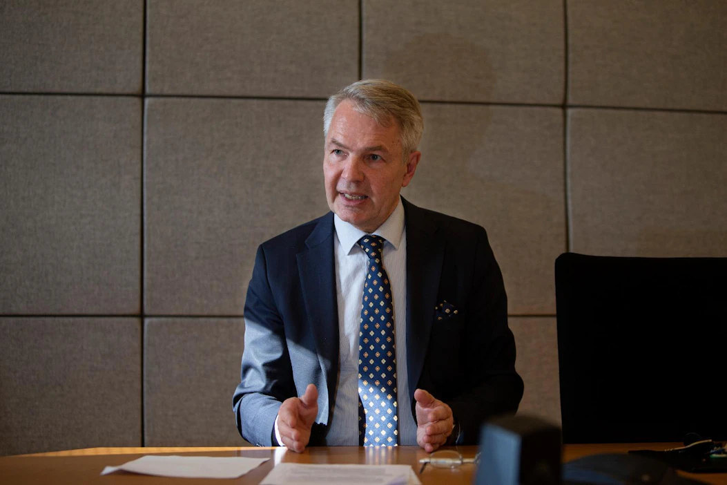 "Olen mielestäni asianmukaisesti informoinut hallituksen viisikkoa, eduskunnan ulkoasiainvaliokunnan puheenjohtajaa ja myös valtionjohtoa", ulkoministeri Pekka Haavisto vastaa salailusyytteisiin al-Holin tapauksessa.