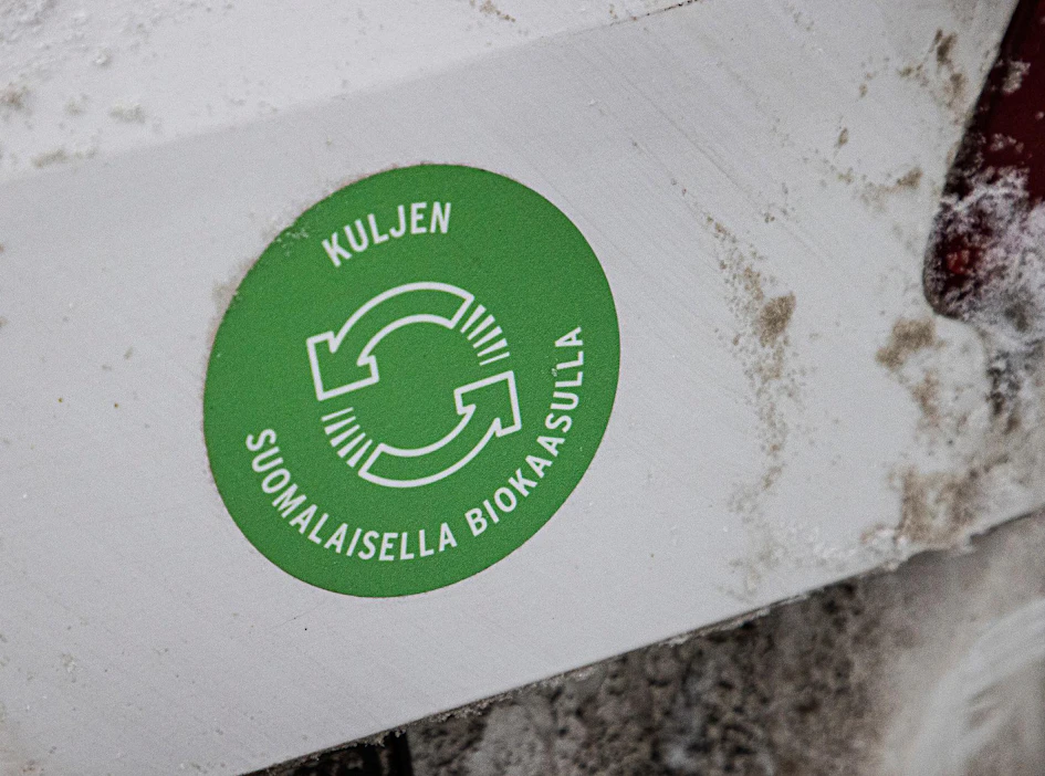 Biokaasua voidaan käyttää paitsi maatilan lämmön- ja energiantuotannossa myös liikennepolttoaineena.