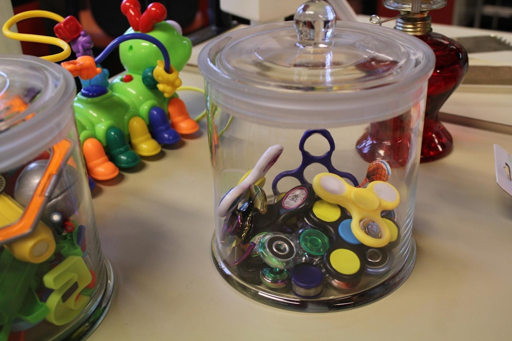 Tullilaboratorio on tutkinut toistakymmentä sormihyrrää lelubuumin alettua.