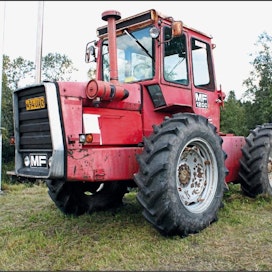 Massey Ferguson 1200 -traktoria valmistettiin vuosina 1972–1980 (MF1250: 1980–82),  Manchester, Englanti  Massey Ferguson Ltd.