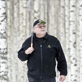 Antero Unkila toivoo, että päättäjät eivät kuuntelisi liikaa yhtiöiden edustajia metsälakien valmistelussa. ”Järkevä metsänhoito on metsänomistajalähtöistä.” Rami Marjamäki