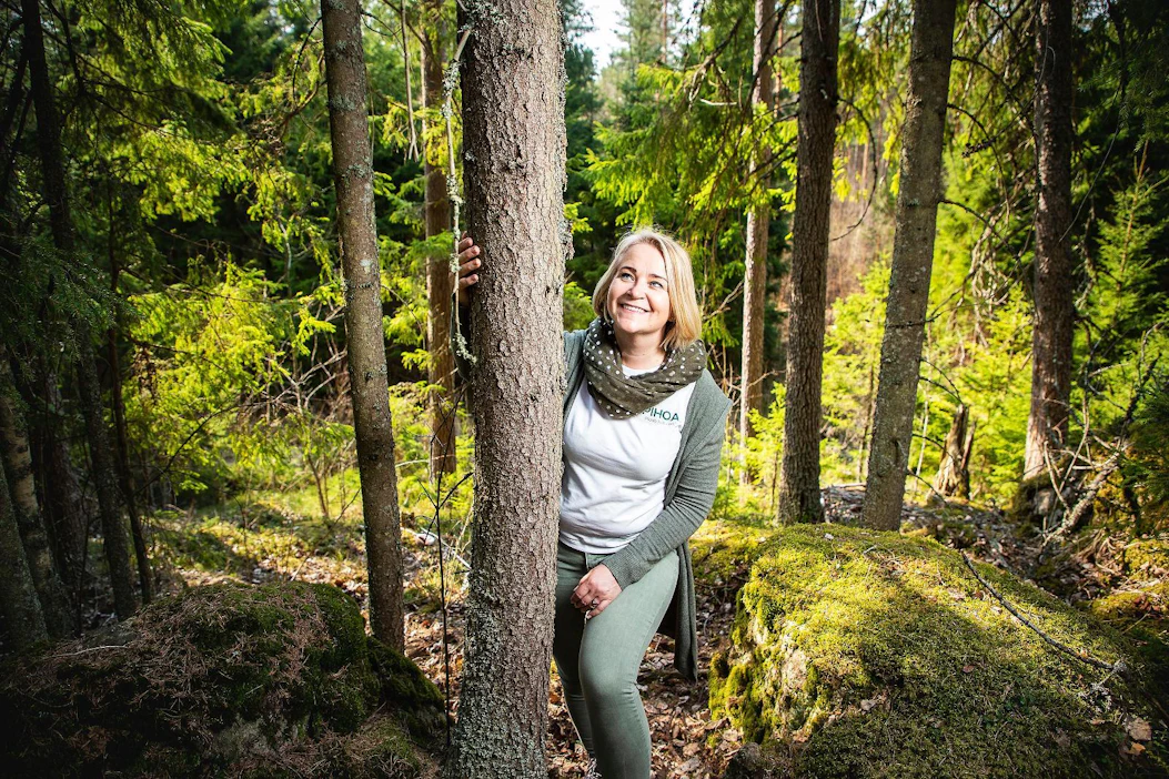 Susanna Böckerman on huomannut, että myös maailmalla arvomaailma on muutoksessa. Kaikki eivät liike-elämässäkään enää ajattele, että omaisuuksien tienaaminen ja loputon työnteko ovat tärkeimpiä asioita. "On menty inhimillisempään aikakauteen."