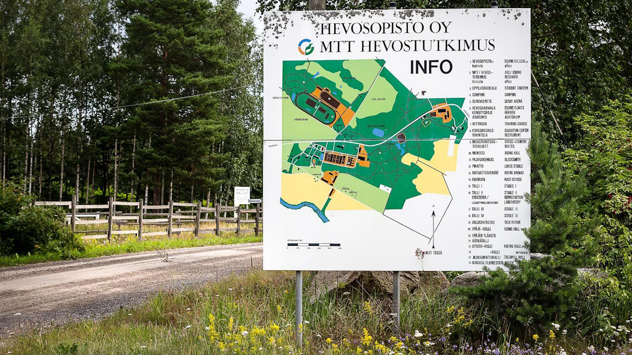 Ypäjällä sijaitseva Hevosopisto käynnistää yt-neuvottelut koronaviruksen aiheuttaman tilanteen takia.