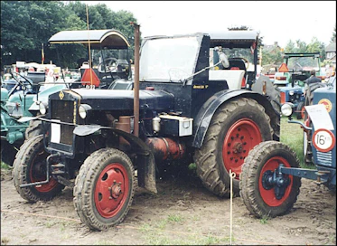 IFA RS 01/40 Pionier -traktori, IFA VVB Fahrzeugwerke Horch (1949–50) ja VEB IFA Schlepperwerk Nordhausen 1949–58, Zwickau (1949–50) ja Nordhausen, DDR Valmistettu yhteensä 24 903 kpl