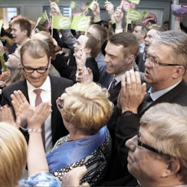 Puoluejohtaja Juha Sipilän johdolla keskusta palasi oppositiokauden jälkeen pääministeripuolueeksi ylivoimaisen vaalivoiton saattelemana. Jaana Kankaanpää