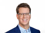"Yleinen mielipide muuttuu nopeasti raviurheilua vastaan, mikäli emme itse pidä huolta hevosen hyvinvoinnista ja siitä kuinka suuri yleisö kokee raviurheilun", sanoo Peter Andersson, joka toimii Ruotsin televisiossa ravilähetysten juontajana, peliasiantuntijana ja varikkotoimittajana.
