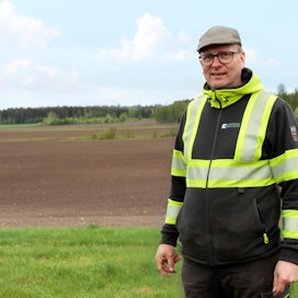 Roope Rissanen viljelee edelleen kotitilansa peltoja Maaningalla. Hän on myös energia-alan yrittäjä ja koneurakoitsija.