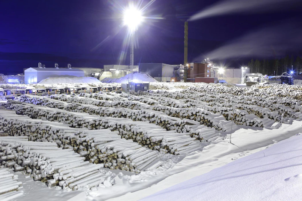 Kemijärven vanhan sellutehtaan tontilla toimivat Keitele Groupin saha ja liimapuutehdas. Uutta sellutehdasta suunnitellaan alueelle, jonka Kemijärven
kaupunki on hankkinut sahan ja liimapuutehtaan vierestä.