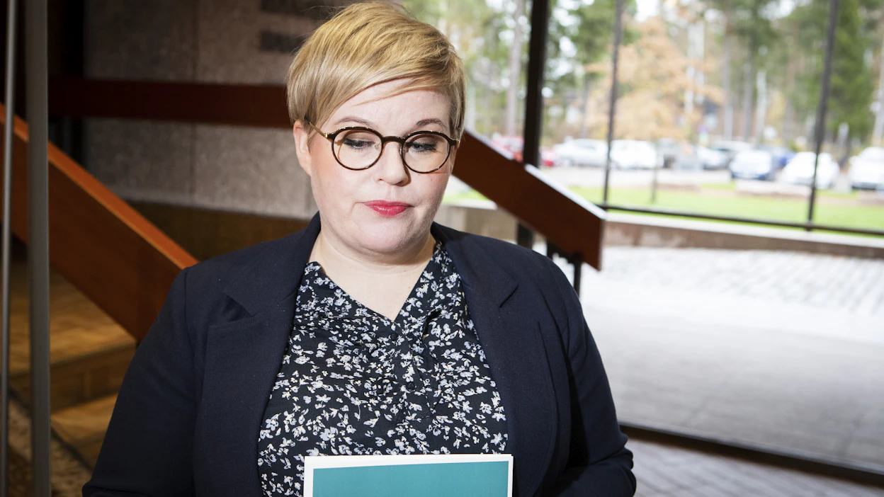 Ari Saukon mielestä Annika Saarikon johtaman keskustan tekemän välikysymys sotesta oli tarpeelinen, mutta vaikutti nololta.