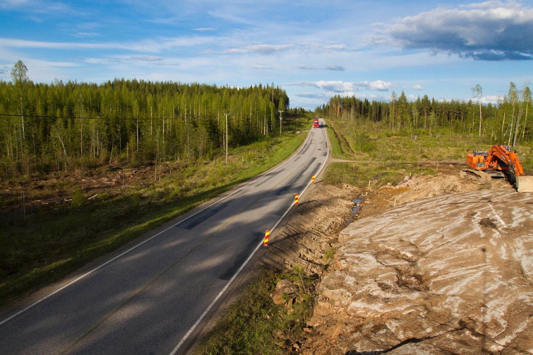 Yksityisteiden tietoja päivitetään sähköiseen muotoon.