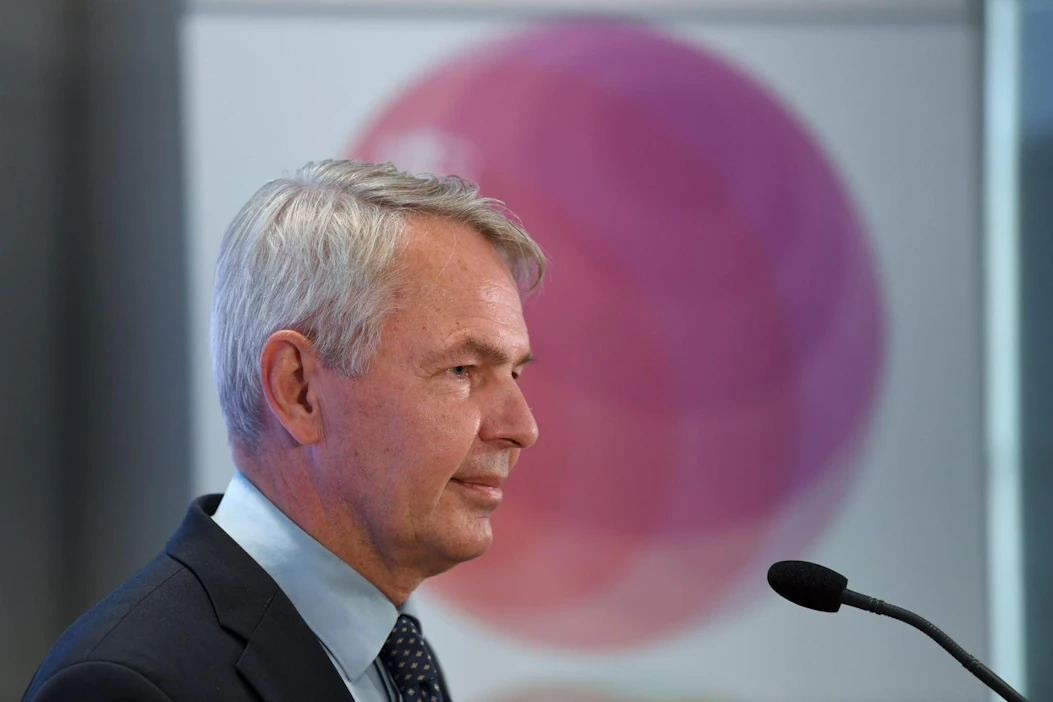 Ulkoministeri Pekka Haavisto (vihr.) kertoi tiistaina Suomen evakuoineen Afganistanista yli 200 ihmistä ja evakuointien jatkuvan vielä.