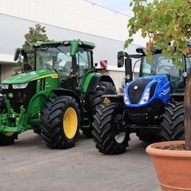 Tractor of the Year 2022 -palkinnon voitti John Deere 7R 350 -traktori, Sustainable Toty -sarjan voittajaksi tuomaristo äänesti New Holland T6-180 Methane Power -traktorin. Koneviesti edustaa Suomea kilpailun tuomaristossa.